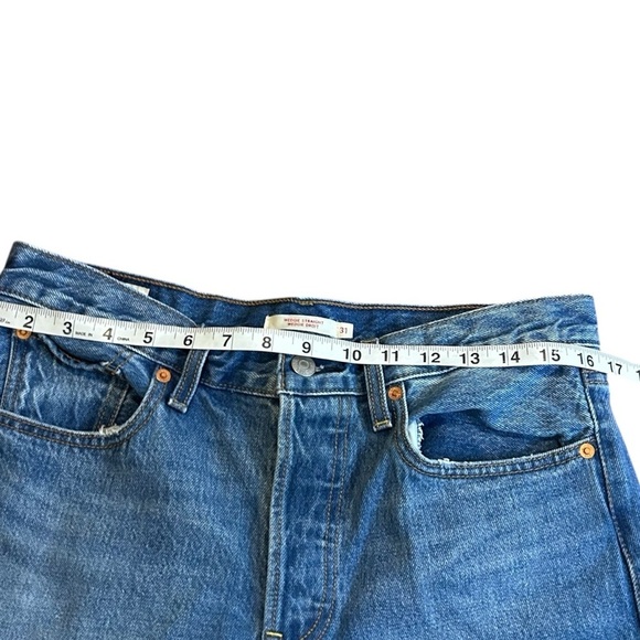 Levi's Wedgie Straight- High Rise Straight Leg Cut Off Jeans- Size 31 - Picture 8 of 12